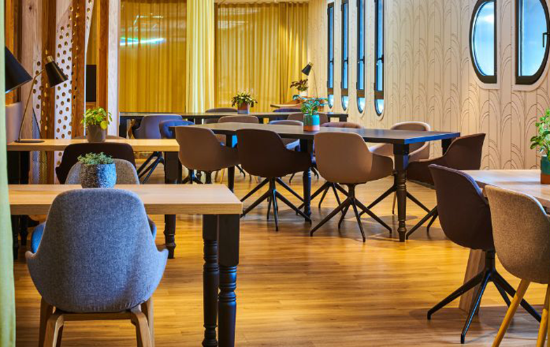 Mercure Co Working Station