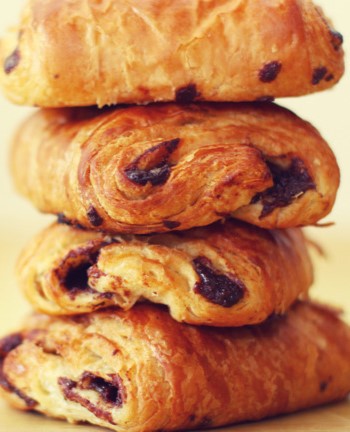 1 croissant ou pain au chocolat offert*
