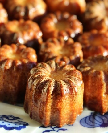 Six canelés offerts*